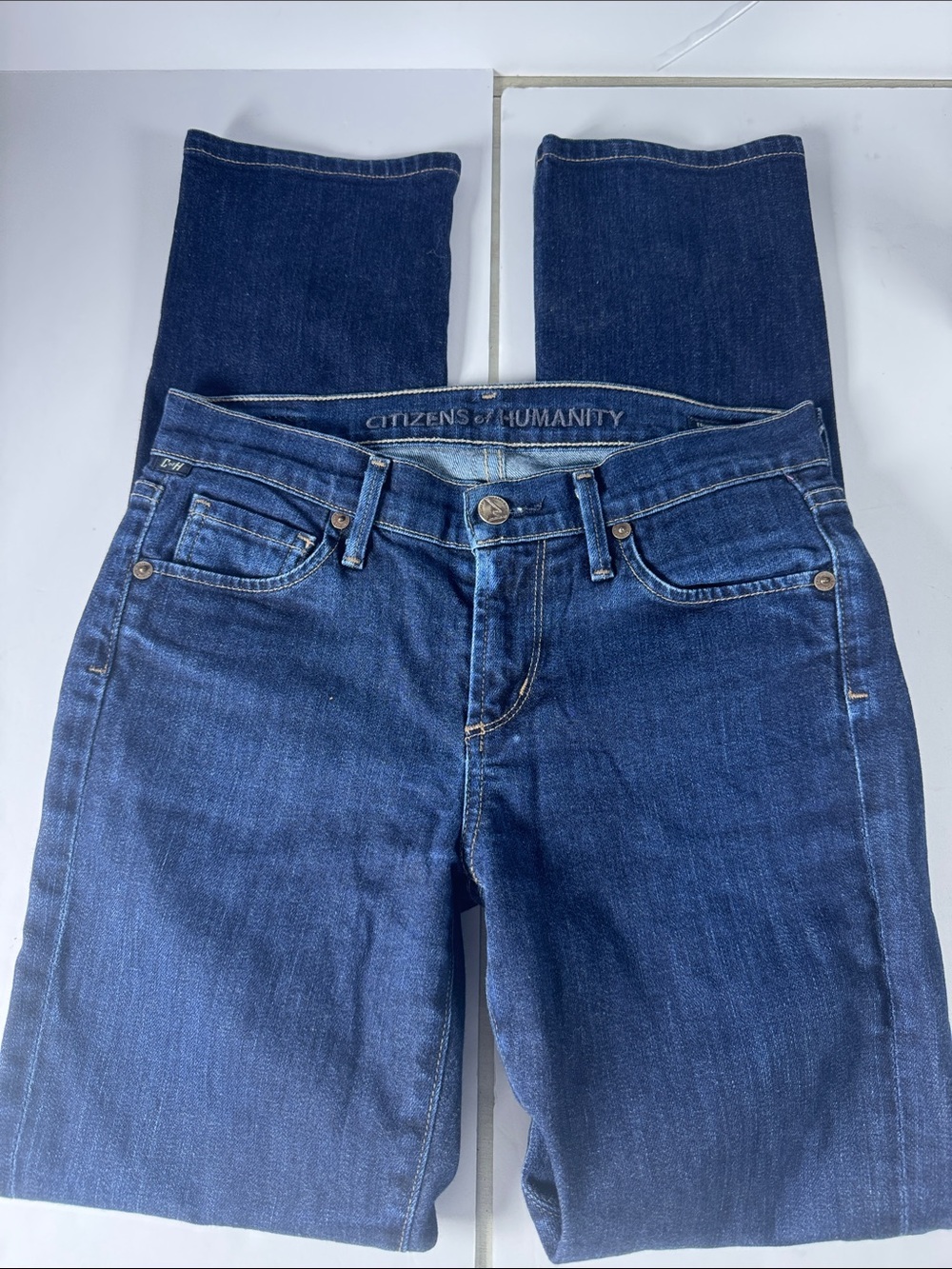 Citizens Of Humanity Classic Straight-Leg Jeans in Dark Blue